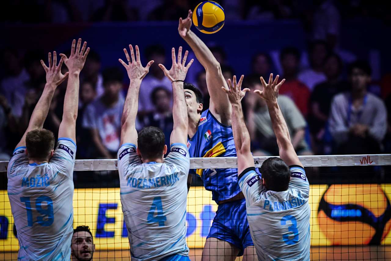 巴塞罗那发布备战花絮；加时末段主帅复盘；CBA常规赛任务艰巨；数据趋势出现新变化的简单介绍