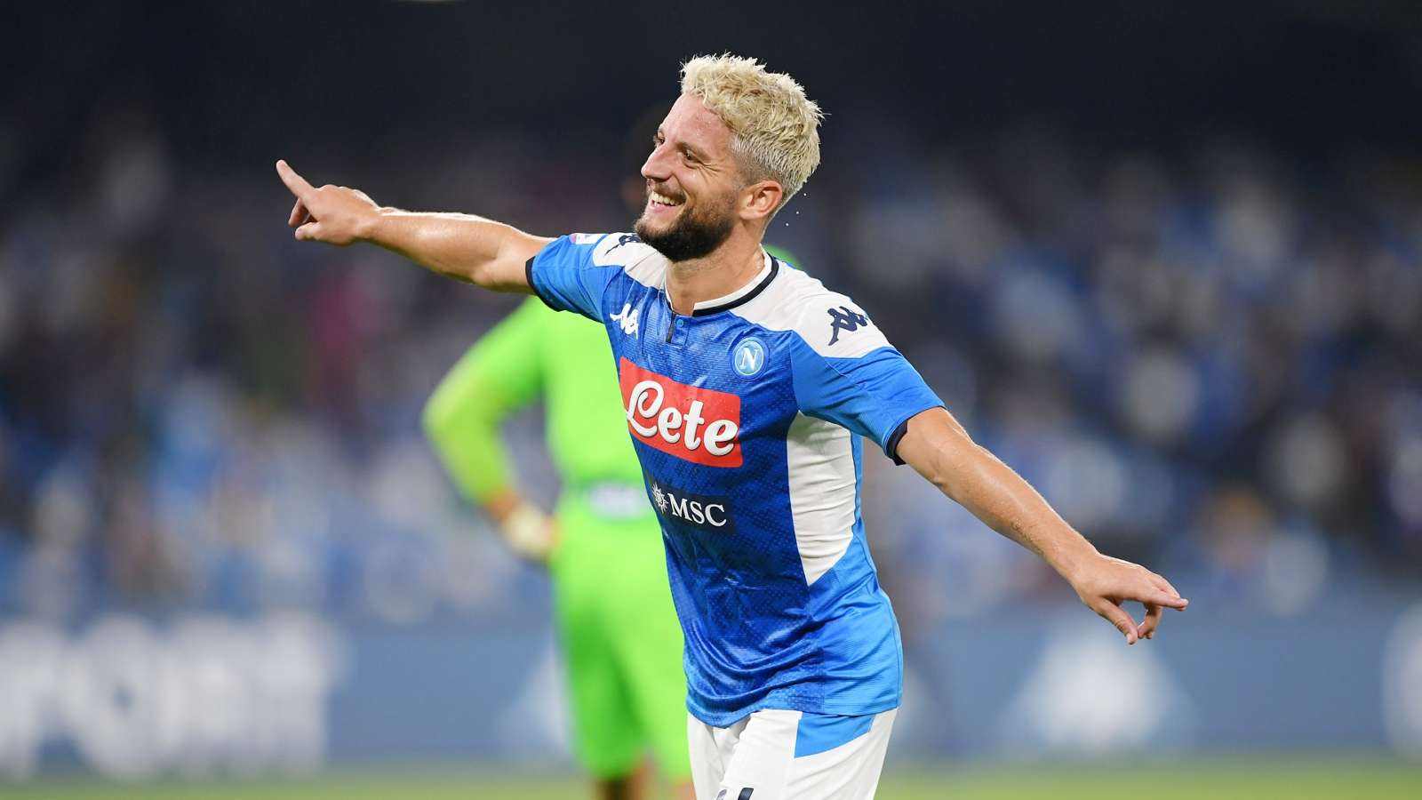 尼斯训练开放日，冲刺阶段单刀错失引欢呼，欧联在即，年轻球员得到机会的简单介绍